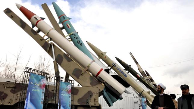 Iran: Ausgestellte Raketenmodelle