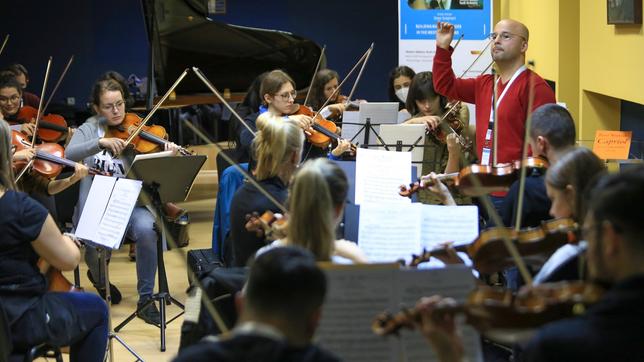 Western Balkans Youth Orchestra bei der Probe 