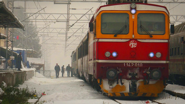 Bild: SWR Zug im Bahnhof