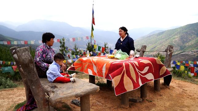 Bild: WDR Bhutan: Atemberaubende Landschaften, kaum Zukunftsaussichten für junge Bhutaner.