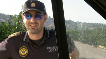 Bild: BR Ein Polizist der Policia Local