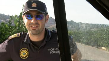 Ein Polizist der Policia Local