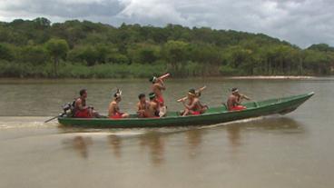 Indios in einem Boot
