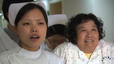 Krankenschwester "Petra" mit Patientin