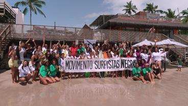 Brasilien: Aus dem ganzen Land kommen Frauen, um mit Nuala Costa zu surfen, um Kraft und Selbstbewusstsein zu stärken. 