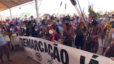 Brasilien: Indigene in Brasilien protestieren gegen die Klimapolitik der brasilianischen Regierung