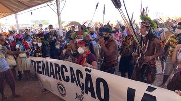 Bild: WDR Brasilien: Indigene in Brasilien protestieren gegen die Klimapolitik der brasilianischen Regierung