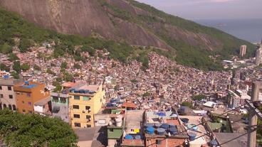 Brasilien: Rocinha ist mit 12.000 Einwohnern die größte Favela von Rio.