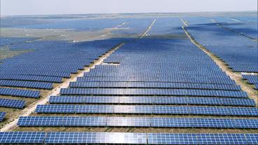 China: Ein Meer von Solarzellen – in Ningxia entsteht die größte Anlage der Welt