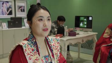Bild: WDR China: Zhang Tao freut sich auf ihre Hochzeit.