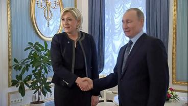 Bild: SWR Handschlag Marine Le Pen mit Wladimir Putin