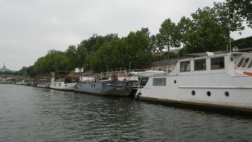 Frankreich: Paris – alle Hausboote sollen an das Abwassersystem angeschlossen werden.