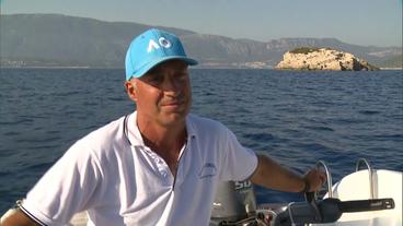 Bild: SWR Yorgos Karayanni auf seinem Boot