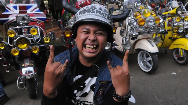 Ein begeisterter Vespa-Fan in Indonesien