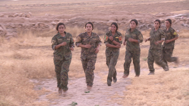 Frauen in Uniform bei Lauftraining