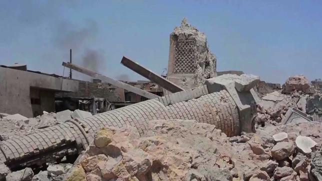 Trümmer der zerstörten al-Nuri-Moschee