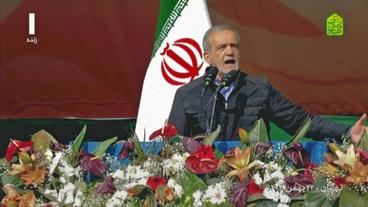 Bild: SWR Der iranische Präsident Peseschkian bei einer Rede