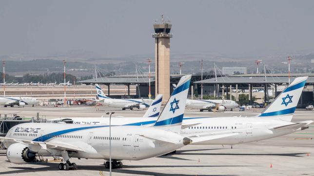 Flugzeuge der israelischen Fluggesellschaft El Al stehen auf dem Flughafen Ben Gurion
