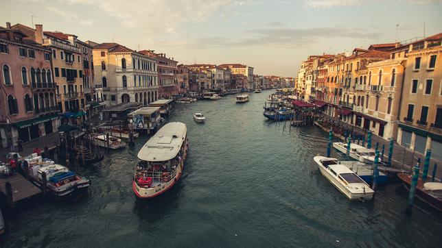 Italien: Ausgerechnet in den Kanälen von Venedig liegen tausende Autoreifen