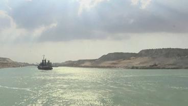 Schiff im Suezkanal