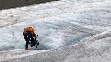 Kanada: Der Eiskletterer Will Gadd dokumentiert für die UN den Eisschwund des Athabasca Gletschers in Kanada