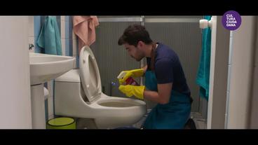 Kolumbien: Kolumbianische Männer erfahren, was Hausarbeit bedeutet.