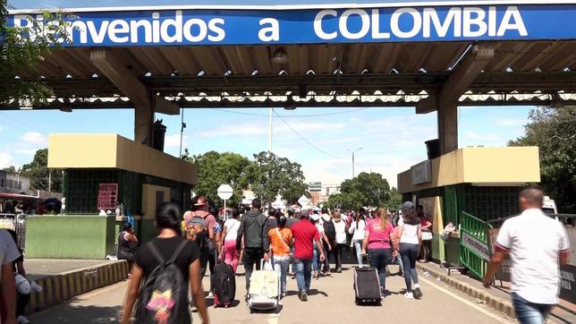 Venezolaner überqueren Grenze zu Kolumbien