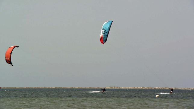 Kite-Surfer auf dem Meer