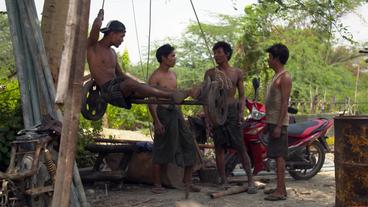 Myanmar: Sie träumen von etwas Reichtum – junge Ölbauern in Myanmar