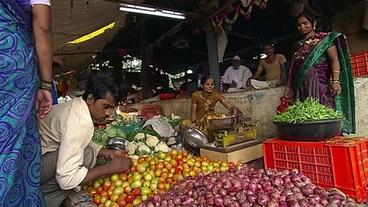 Zwiebeln auf einem Markt in Indien