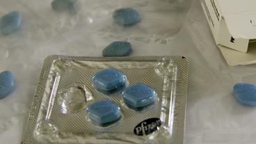 Bild: NDR/Norbert Lübbers Gefälschte Viagra-Pillen