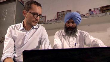 Bild: NDR Ex-Polizist Satwant Singh im Gespräch mit Korrespondent Gábor Halász