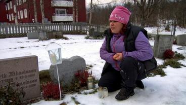 Margret Fjellström am Grab ihrer Schwester.