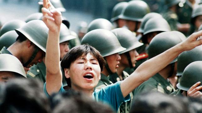 Bild: WDR In der Nacht vom 3. und 4. Juni 1989 eröffnete die chinesische Volksbefreiungsarmee auf dem Platz des Himmlischen Friedens das Feuer auf wehrlose Demonstranten.