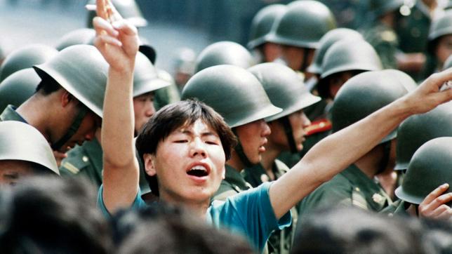 In der Nacht vom 3. und 4. Juni 1989 eröffnete die chinesische Volksbefreiungsarmee auf dem Platz des Himmlischen Friedens das Feuer auf wehrlose Demonstranten. 