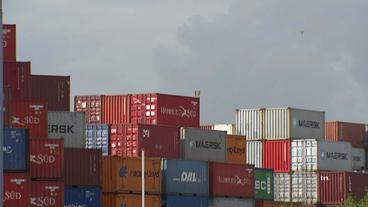 Bild: SWR Aufeinander gestapelte Container