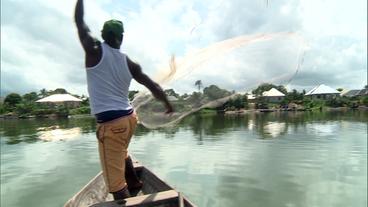 In Bodo, Nigerdelta sind Bewohner finanziell entschädigt worden.
