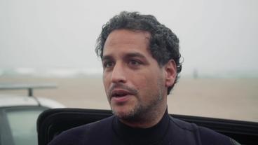 Bild: WDR Peru: Javier Fernández ist einer der Surf-Pioniere, die den Kampf um den Schutz der Wellen begonnen haben