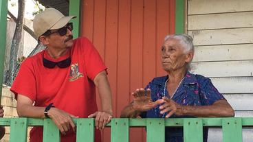 Der 86-jährigen Tomasa Rivera nahm der Sturm das Haus.