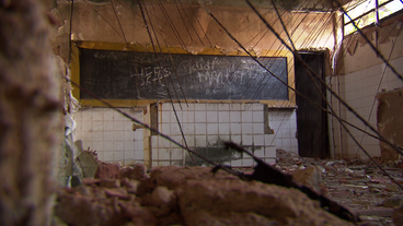 Zerstörter Klassenraum in einer Schule in Rio de Janeiro