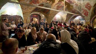 Bild: SWR Männer und Frauen bei Kennenlern-Veranstaltung