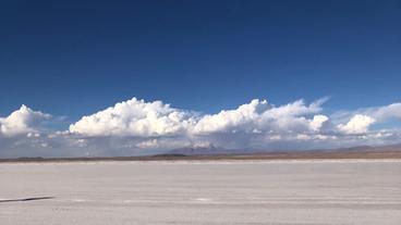 Bild: WDR Salzsee Uyuni: 21 Millionen Tonnen Lithium werden hier vermutet