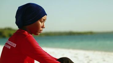 Sansibar: Siti hat trotz vieler Widerstände Schwimmen gelernt 