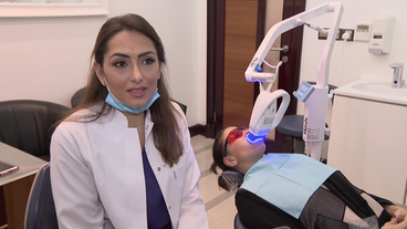 Zahnärztin Salma Ghalayini im Behandlungszimmer