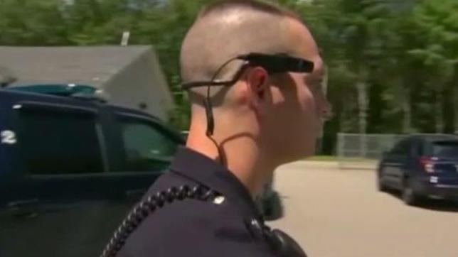 Polizist mit Körperkamera