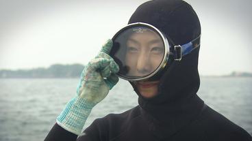 Bild: SWR Shino Kamegawa, eine junge Ama, ihrem Tauchanzug.