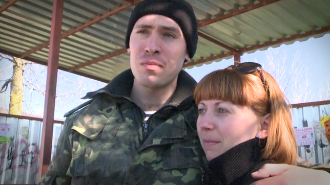 Russischer Soldat mit Freundin 
