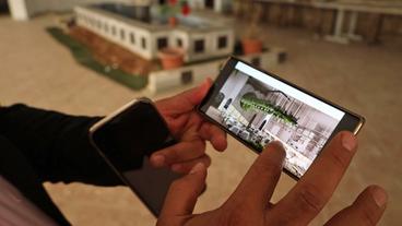 Bild: SWR Hände halten Handy