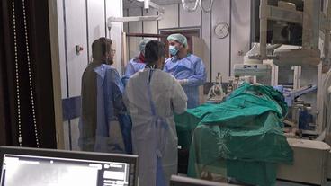 Bild: SWR Ärzte bei Operation