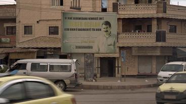Bild: SWR Abbildung von Abdullah Öcalan auf Plakat